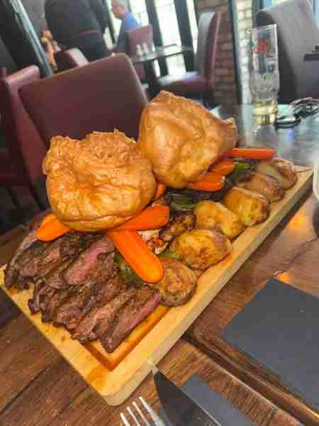 One word WOW, Try and find a problem with this roast – I dare you 😋 . . . #sunday #sundayroast #sun...