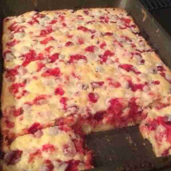 Cranberry Christmas Cake Ingredients 3 eggs 2 cups sugar 3/4 cup butter, softened 1 teaspoon vanill...