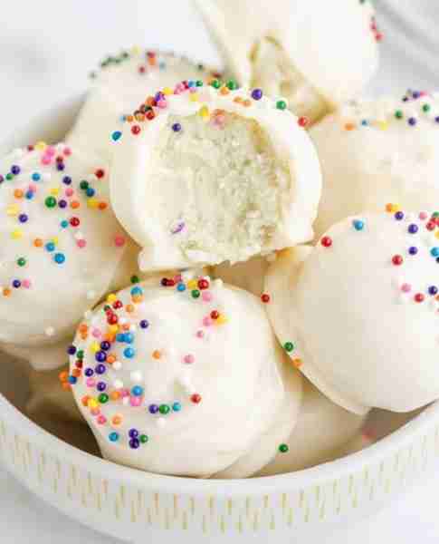 Lofthouse Sugar Cookie Truffles! 🤍💖 This viral Lofthouse sugar cookie is lighting up the internet!...