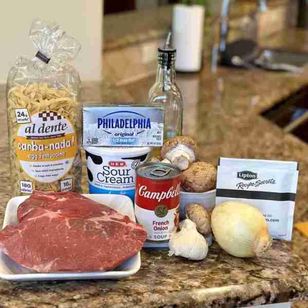 Crockpot Beef Stroganoff Ingredients 1 tablespoon olive oil 1/2 teaspoon salt 1/2 teaspoon black pep...
