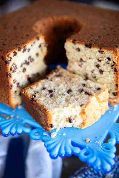 ⭐️NEW RECIPE⭐️ If you’re craving a rich, moist, buttery pound cake with a little something extra,...