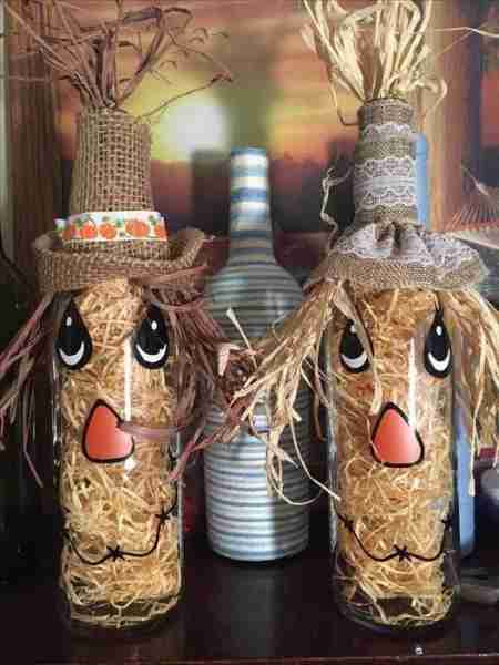 SCARECROW WINE BOTTLES! 🧡 Find this & Over 50 of the BEST DIY Fall Craft Ideas! 👇