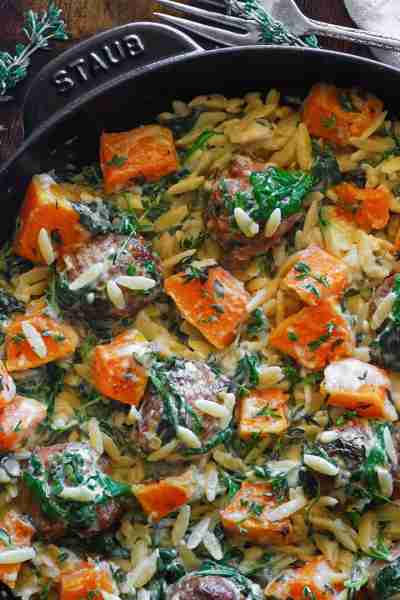 🍁🍁 Baked Chicken Meatballs with Creamy Garlic Parmesan Butternut Squash and Spinach Orzo. 🍁🍁 You...