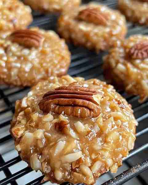 No Bake Pecan Coconut Praline Cookies 🍪🥥 Ingredients: 2½ cups sugar ½ cup evaporated milk ½ cup co...