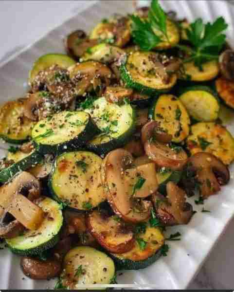 🍄✨ Sautéed Zucchini and Mushrooms