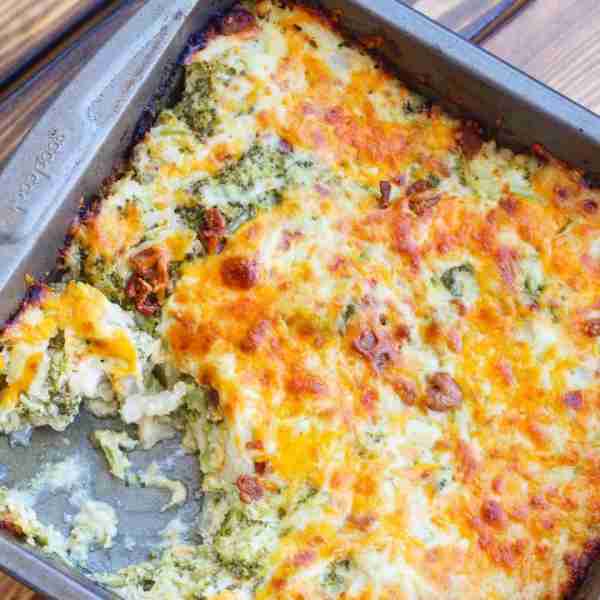 Loaded Cauliflower Broccoli Casserole is on my list of MUST MAKE side dishes! https://evseats.com/ca...