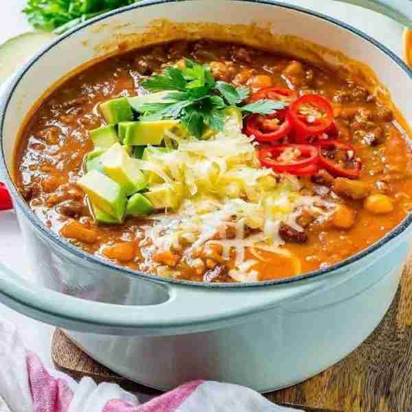 Spicy Pumpkin Chili 🎃 The best darn #PumpkinLovin chili to make this Fall! 🍂