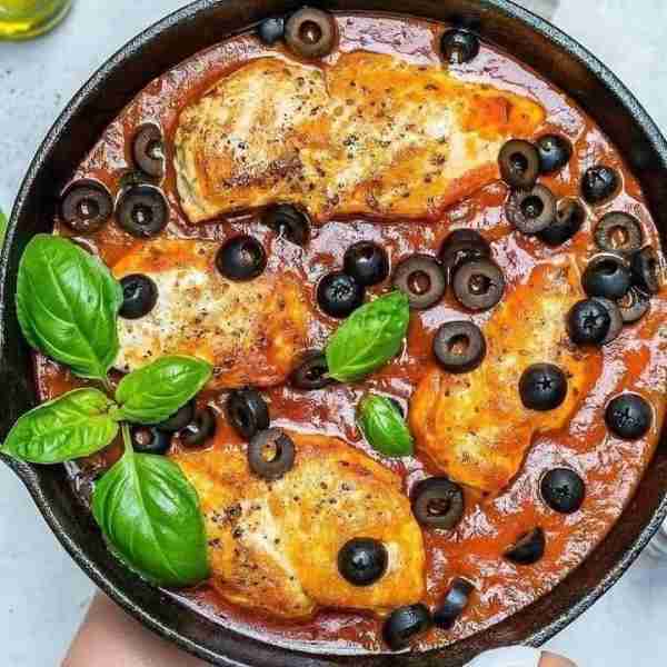 One Pan Mediterranean Chicken in Fresh Tomato Sauce 🍅 "What a great recipe! And very easy." -Amy Ba...