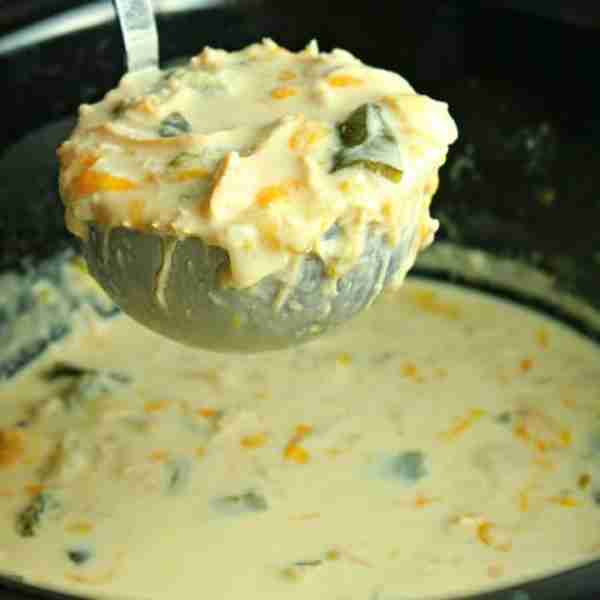 Slow Cooker Chicken Chile Relleno Soup! 💚 Easy & Yummy Loaded with sensational flavor! 💚 RECIPE BE...