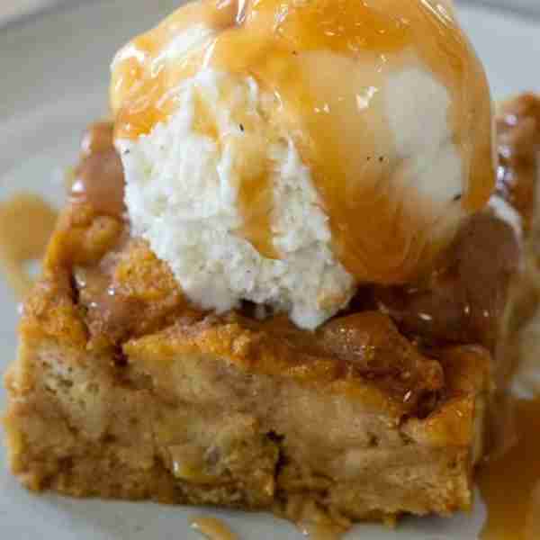 Pumpkin Bread Pudding! An easy fall dessert that marries all the delicious flavors of the best pumpk...