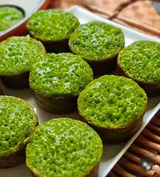 BIKA AMBON MINI Resep : wawawiati Source : liliana.wijaya68 Made by : lily.mulyani Bahannya : - 350...