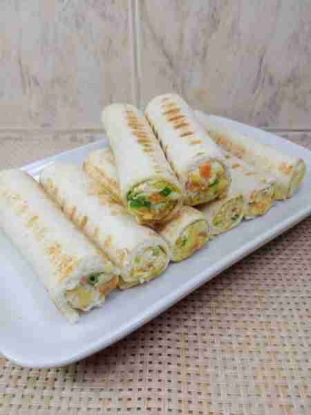 Egg and Bread Rolls