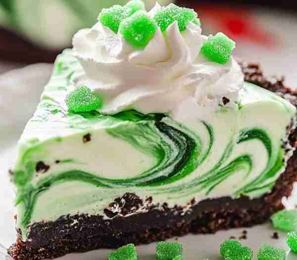 🥧 Mint Chocolate Cheesecake Pie (No-Bake) ⭐ What to Expect: • A crunchy chocolate crust • A cool,...
