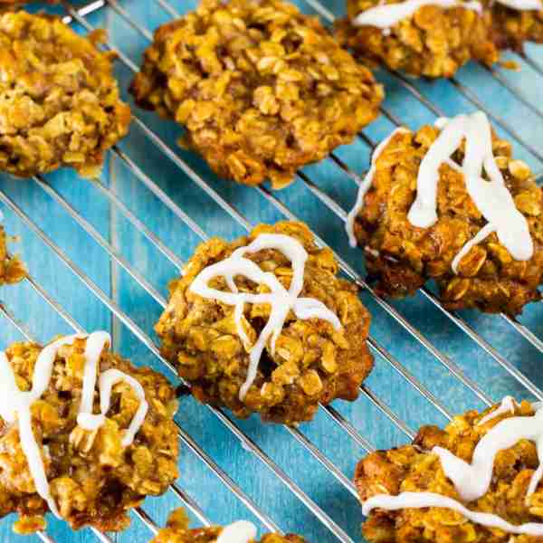Apple Toffee Oatmeal Cookies- these chewy cookies are perfect for a fall breakfast, snack, or desser...