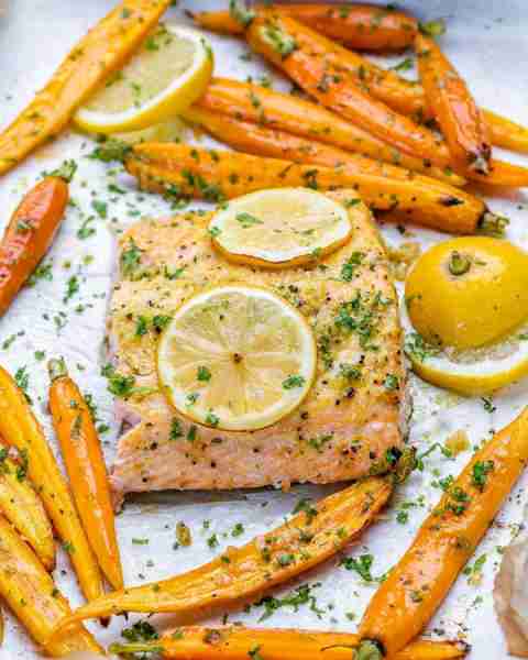 An EASY Sheet Pan meal for the BUSY back-to-school weeknights! Have just 20 minutes? Make this Pan R...
