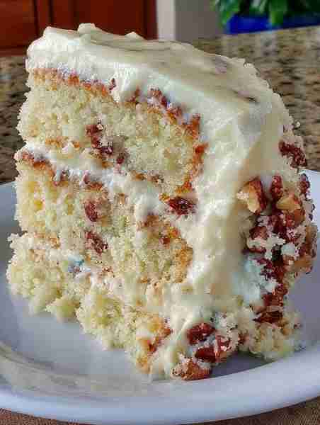 Ingredients Cake 2 ½ cups almond flour ¼ cup coconut flour 1 tablespoon baking powder ½ teaspoon sal...