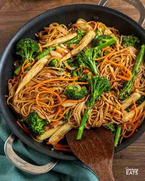 ✅ https://www.slimmingeats.com/blog/quick-hoisin-vegetable-noodle-stir-fry Quick Hoisin Vegetable N...