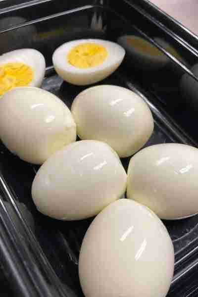 Did you know you can make hard boiled eggs in the air fryer—without water? It’s one of the simplest...