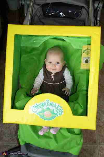 CABBAGE PATCH BABY STROLLER COSTUME...this is absolutely Adorable! 🧡 Find this & Over 40 of the BES...