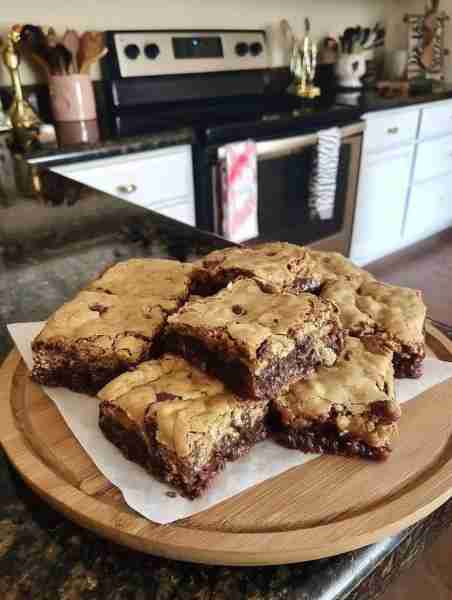 Keto Brookies (Brownie + Cookie Bars) Ingredients For the brownie layer: 1 cup almond flour ½ cup un...