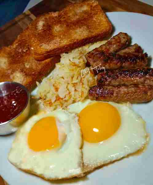 Cinnamon Toast, sausage, sunny side up eggs & lite hash browns on this beautiful day!!! Morning y’al...