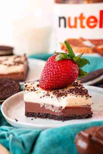 Craving something sweet and easy to make? 🍫 These No Bake Nutella Cheesecake Bars are just what you...