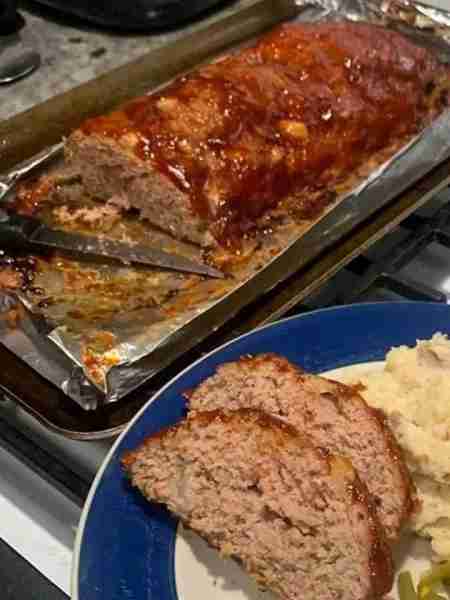 BROWN SUGAR MEATLOAF Ingredient: 1/2 cup packed brown sugar 1/2 cup ketchup 1 1/2 pounds lean ground...