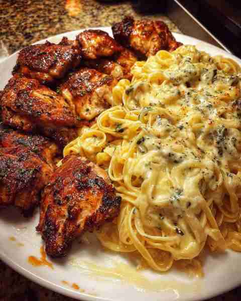 Cajun Chicken Linguine in Cheesy Garlic Sauce with Velveeta Alfredo Ingredients: 1 pound linguine pa...
