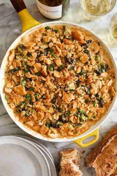Chicken Divan - An easy, quick, dreamy, creamy chicken and broccoli casserole topped with a buttery,...