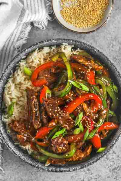 Comment RECIPE to get the recipe! This classic pepper steak recipe brings a takeout favorite straigh...
