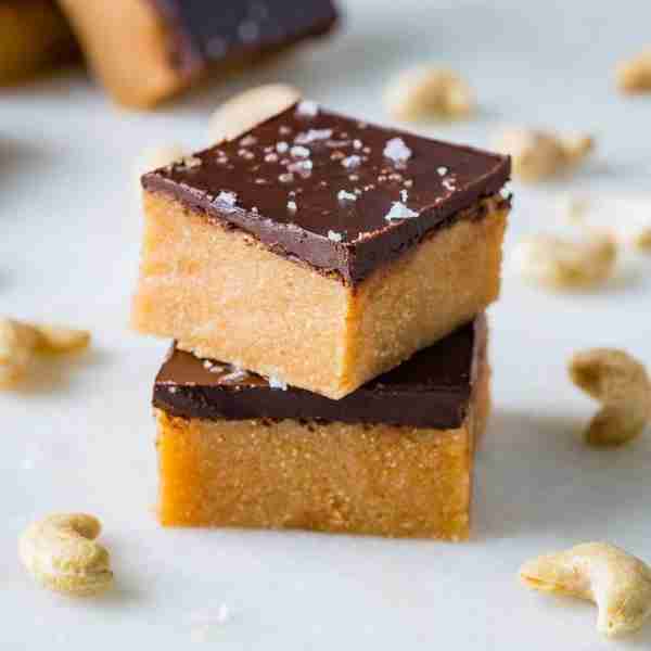 Chocolate Cashew Butter Bars No-Bake + Naturally sweetened + Simple + Super YUM! ❤️