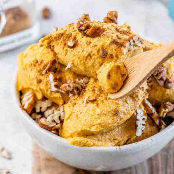 Sunday treat to usher in #Fall - Pumpkin Ice Cream!🎃 Probably the easiest pumpkin dessert I’ve ever...