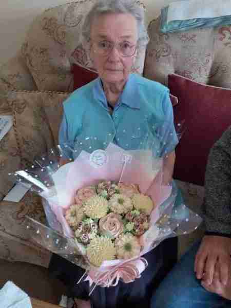 It's my nans 99th birthday today, here she is with her birthday cupcakes made to look like a bouquet...