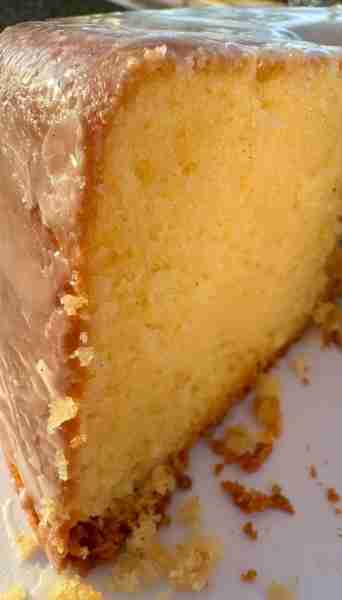 Vanilla Bean Pound Cake recipe — rich, buttery, and speckled with fragrant vanilla bean seeds. Perfe...