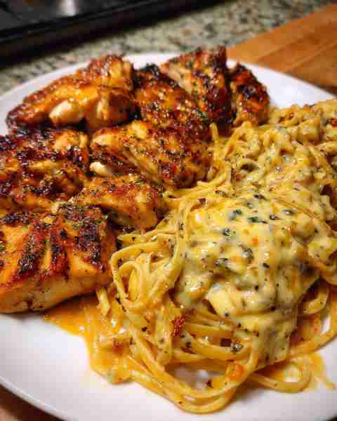 Creamy Velveeta Alfredo Linguine with Cajun Garlic Chicken Bites Ingredients: 1 pound linguine pasta...