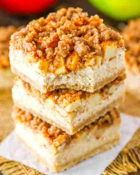 Apple Streusel Cheesecake Bars! A buttery shortbread crust, creamy cheesecake filling, cinnamon appl...