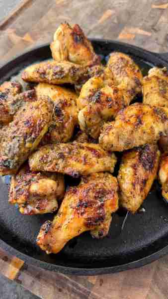 Crispy grilled chicken wings 😋😋😋