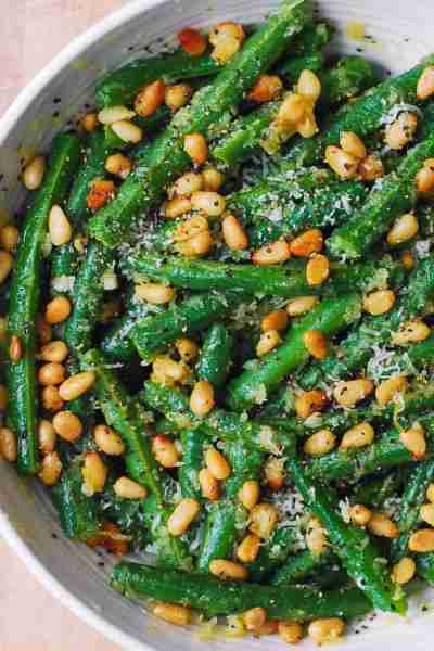 🫛🍋 Green Beans with Pine Nuts, Garlic, Lemon Juice, and a sprinkle of Parmesan. 🫛🍋 Light side di...