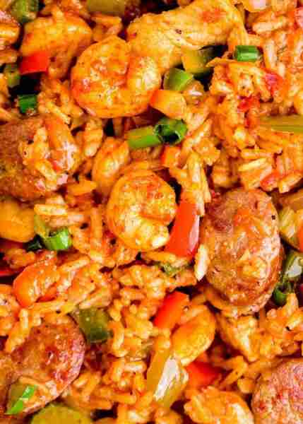 🎉 Looking for a flavorful and filling dinner in under an hour? Look no further than this Cajun clas...