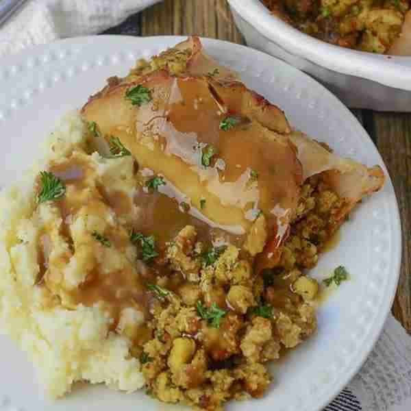 Turkey Stuffing Roll Dinner! 🦃💛🧡 Only 3 ingredients for this Incredible Loved dish! RECIPE BELOW!