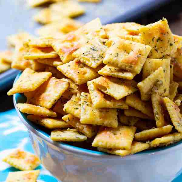 Ranch Cheez-Its- This 5-ingredient recipe makes the perfect salty snack for gameday. These flavored...