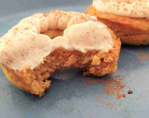 Calling all pumpkin lovers — Keto Pumpkin Donuts with Cream Cheese to brighten your morning https://...