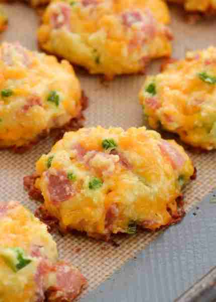 These low carb Ham and Jalapeño Bites are great for a grab-and-go breakfast or snack with just a hin...