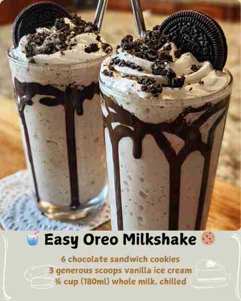 🥤 Easy Oreo Milkshake 🍪 Ingredients 6 chocolate sandwich cookies (such as Oreo®), divided 3 genero...