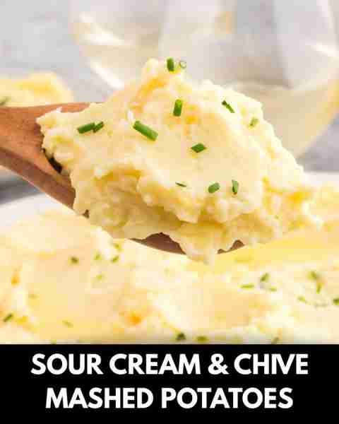 Sour Cream and Chive Mashed Potatoes are rich and creamy mashed potatoes loaded with sour cream, but...