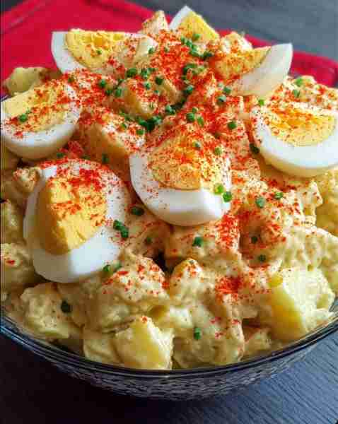 Quick & Easy Southern Potato Salad Ingredients: 2 lbs red potatoes ½ cup mayonnaise ¼ cup yellow m...