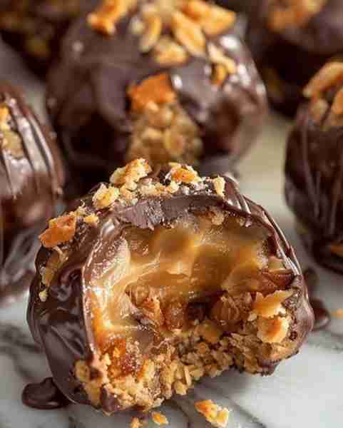 🍫 No Bake Caramel Crunch Butterfinger Truffles Recipe 🍬 Ingredients: 1 cup crushed Butterfinger ca...