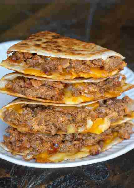 These ultra cheesy bacon cheeseburger quesadillas are the best weeknight dinner!