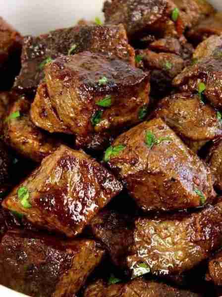 My daughter made this Steak Bites with Garlic Butter 😍 , y'all help me make her day with compliment...