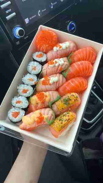 Let's enjoy our Sushi 🍣 😋